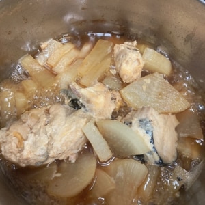 鮭の缶詰で！鮭と大根の煮物